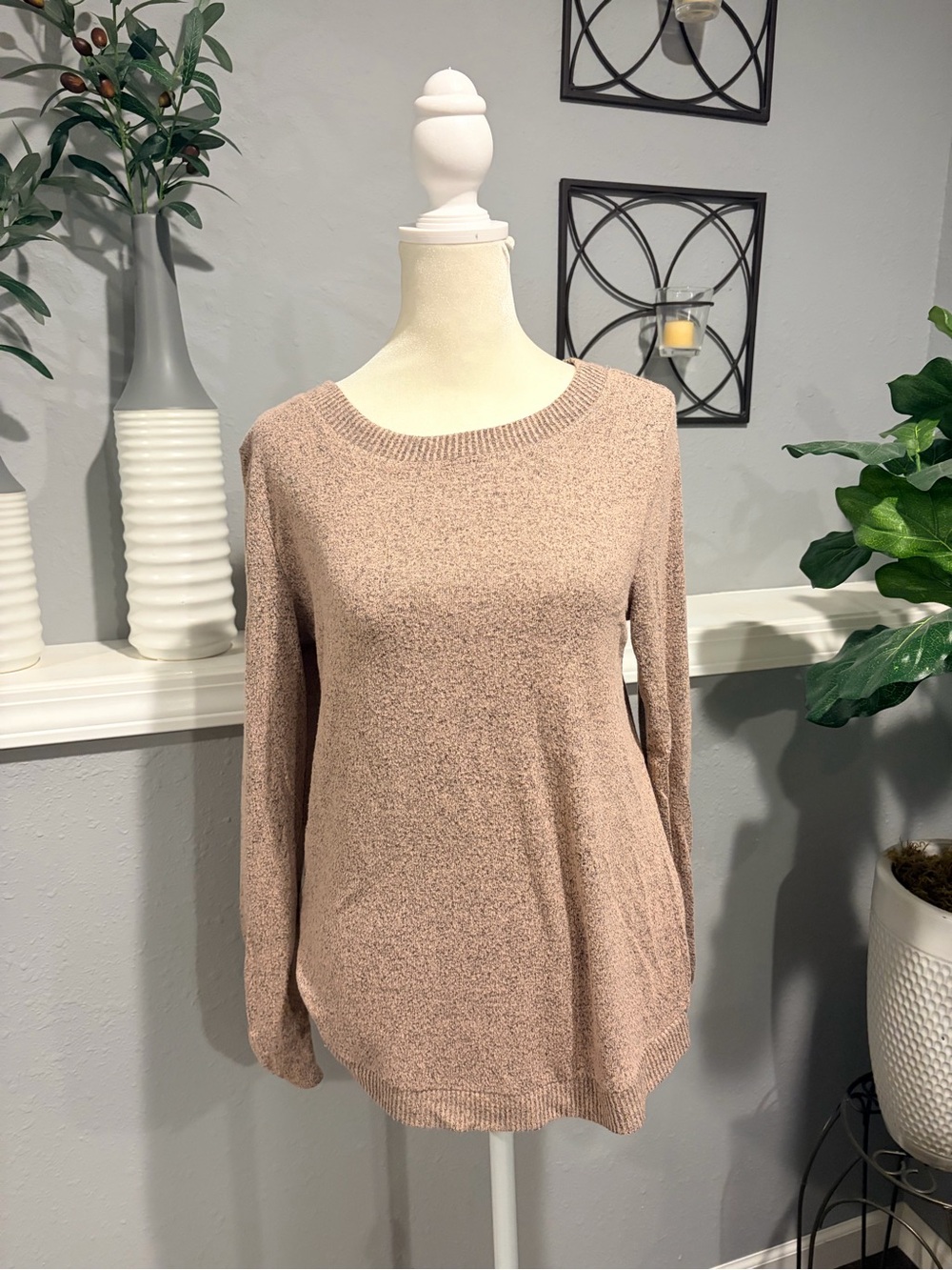 Women's Lightweight Crewneck Sweater in Dusty Rose
